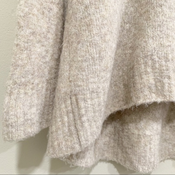Zara Knit Sweater.Cream.Long Sleeves.Scoop Neck.L - Picture 3 of 7